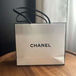 CHANEL Classic White and Black Shopping Bag